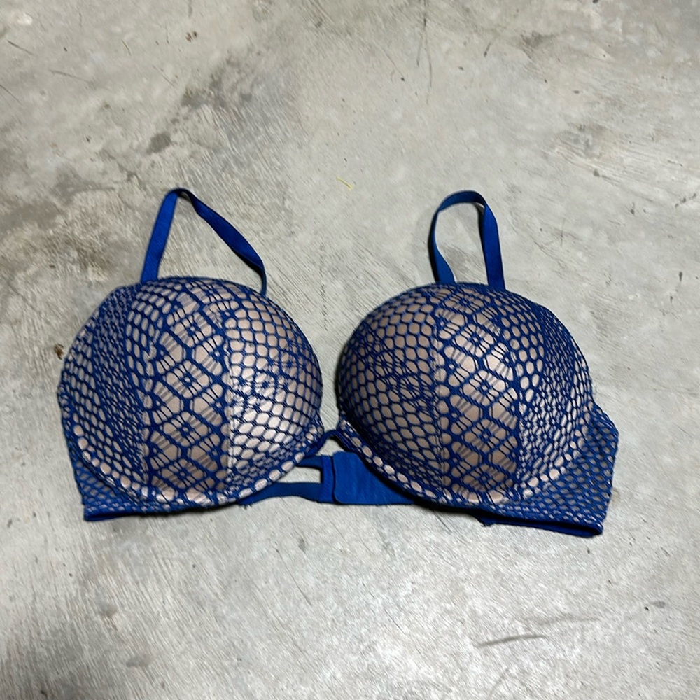 Victoria's Secret Bra Push Up Padded Very Sexy Underwire / Size‎ 38C / NN-6